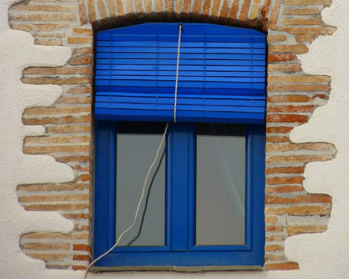alicantina blue shutter